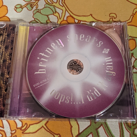 Britney Spears CD Oops I Did it Again - Picture 3 of 3